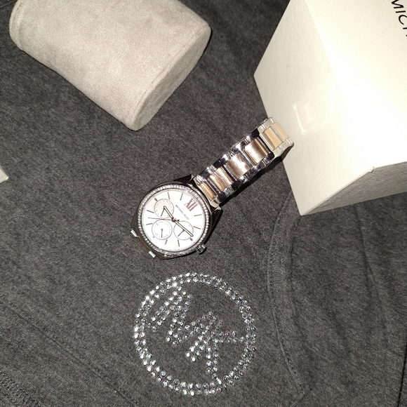 Michael kors watch - Picture 1 of 3